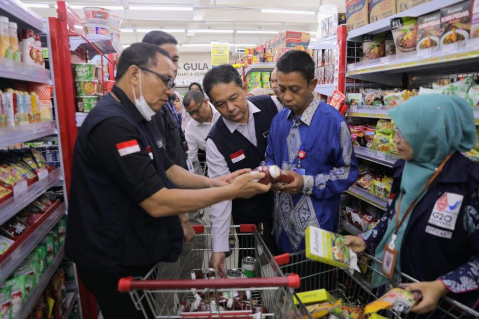 Sekda Lhokseumawe bersama BPOM Aceh Sidak Suzuya Jelang Lebaran untuk Pastikan Keamanan Pangan